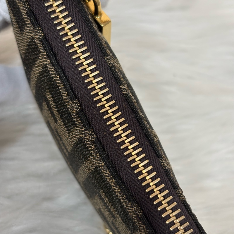 FENDI 8M0535 Baguette FF 緹花老花 金鍊 迷你貝貴提零錢包小廢包口紅包耳機包手拿包手提包-39