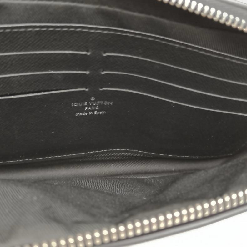 LOUIS VUITTON 藍黑2018馬賽克棋盤格手拿包-5