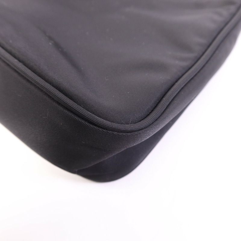 PRADA 尼龍Hobo銀扣肩背袋-10