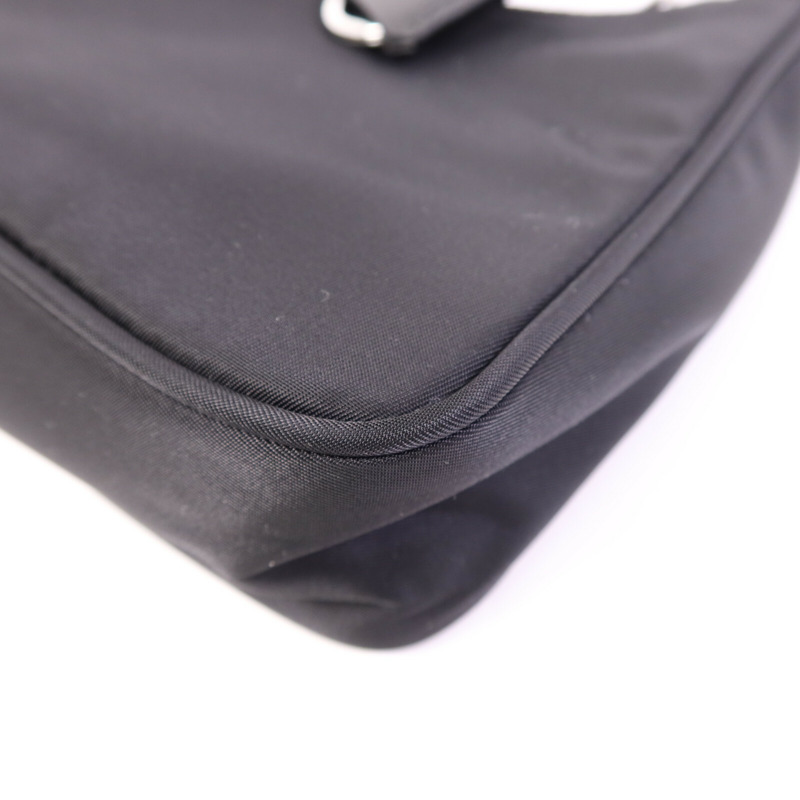 PRADA 尼龍Hobo銀扣肩背袋-12