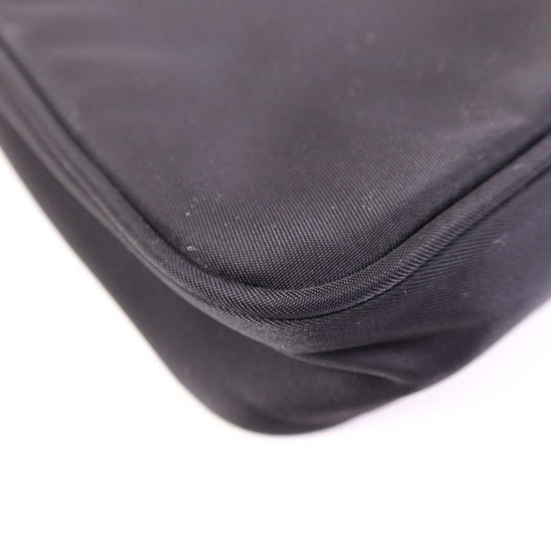 PRADA 尼龍Hobo銀扣肩背袋-13