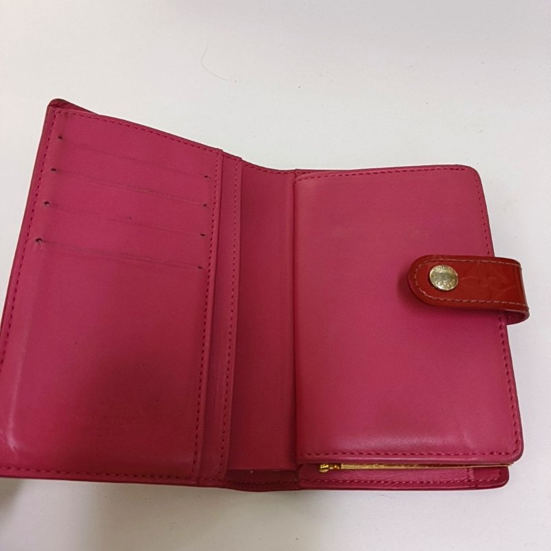 LOUIS VUITTON VIENNOIS紅色漆皮壓紋錢包金色五金-6