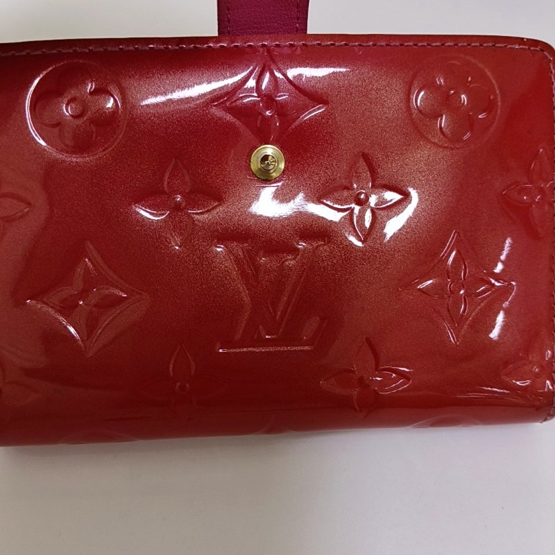 LOUIS VUITTON VIENNOIS紅色漆皮壓紋錢包金色五金-7
