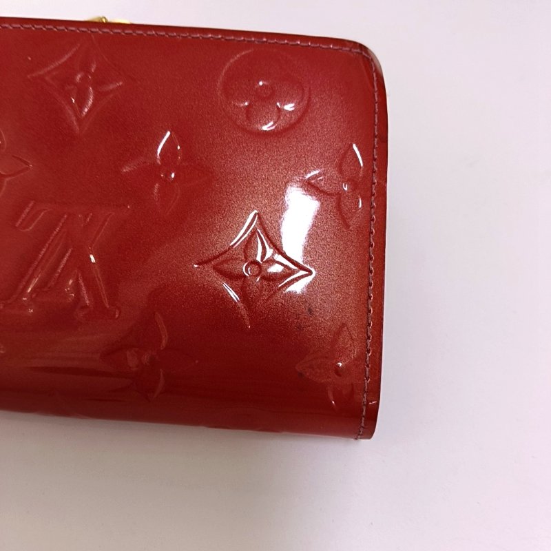 LOUIS VUITTON VIENNOIS紅色漆皮壓紋錢包金色五金-8