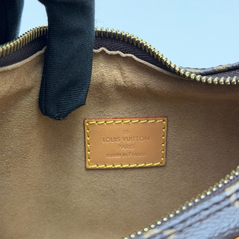 Louis Vuitton經典老花loop 月亮包-7