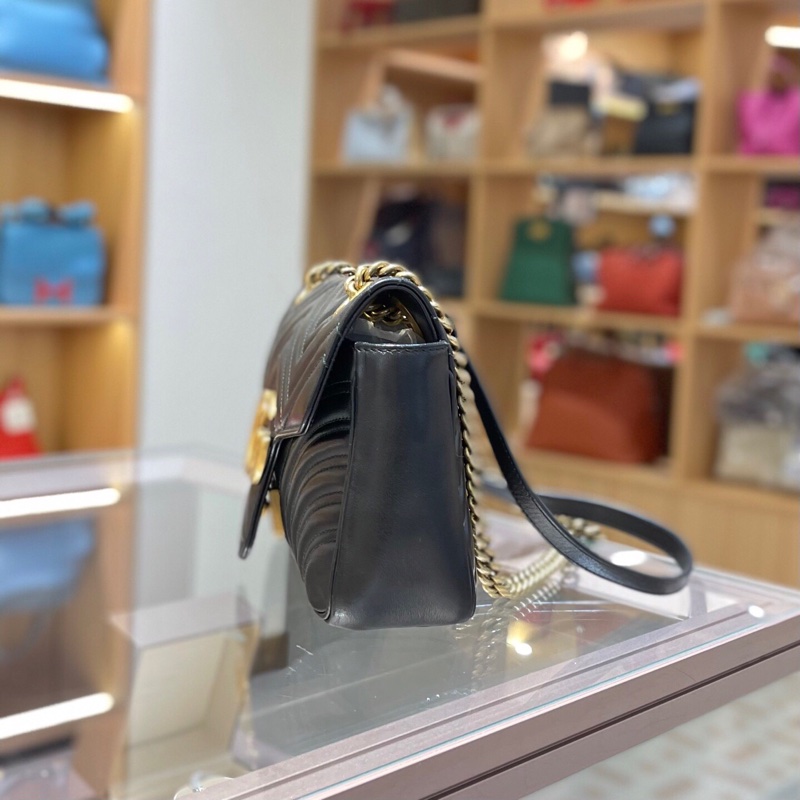 GUCCI古馳 GG Marmont 馬蒙 金標Logo做舊絎縫牛皮鏈條包斜挎單肩包,小號 女款黑色,尺寸:長26cm 寬7cm 高15cm,9新內里有點髒-2