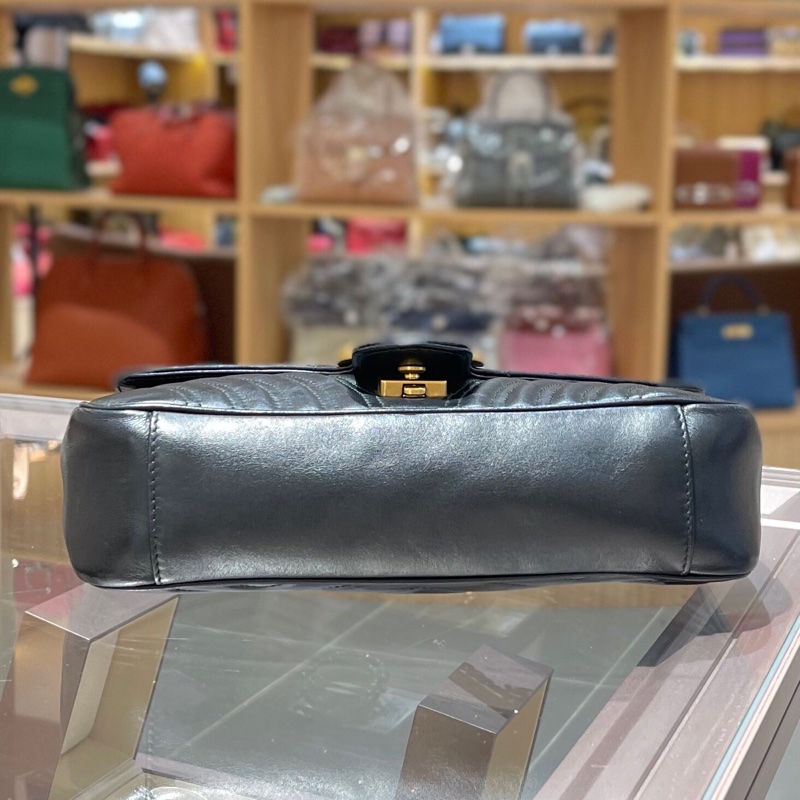 GUCCI古馳 GG Marmont 馬蒙 金標Logo做舊絎縫牛皮鏈條包斜挎單肩包,小號 女款黑色,尺寸:長26cm 寬7cm 高15cm,9新內里有點髒-5