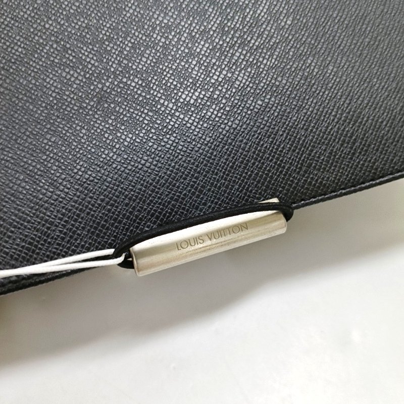 LOUIS VUITTON VIKTOR黑色牛皮斜挎包單肩包銀色五金-9