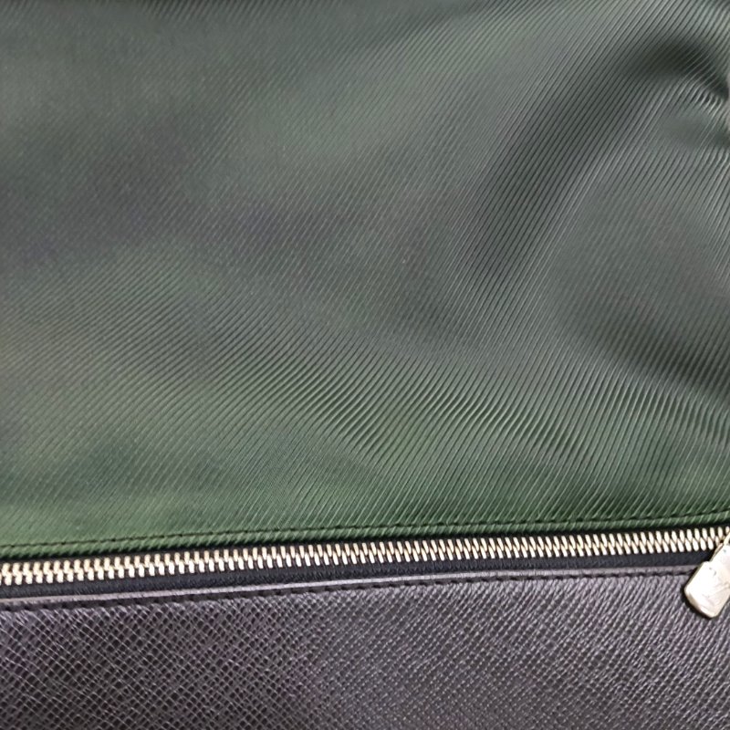 LOUIS VUITTON VIKTOR黑色牛皮斜挎包單肩包銀色五金-10