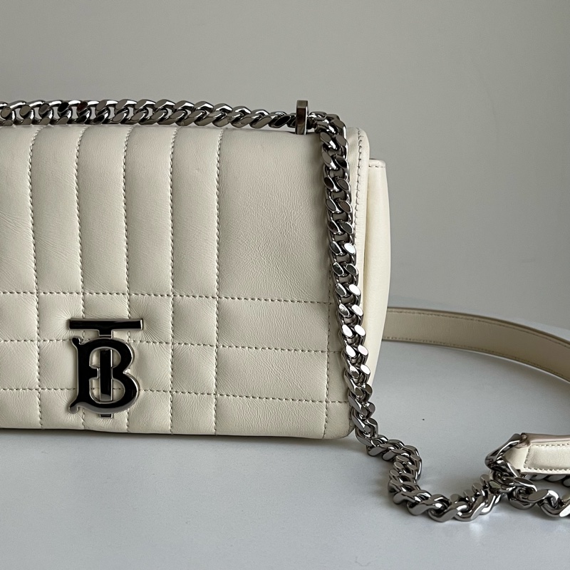 Burberry Lola chain bag奶白色鏈條包-2