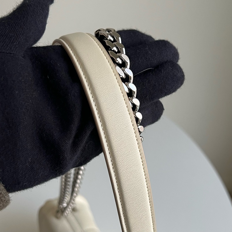 Burberry Lola chain bag奶白色鏈條包-10