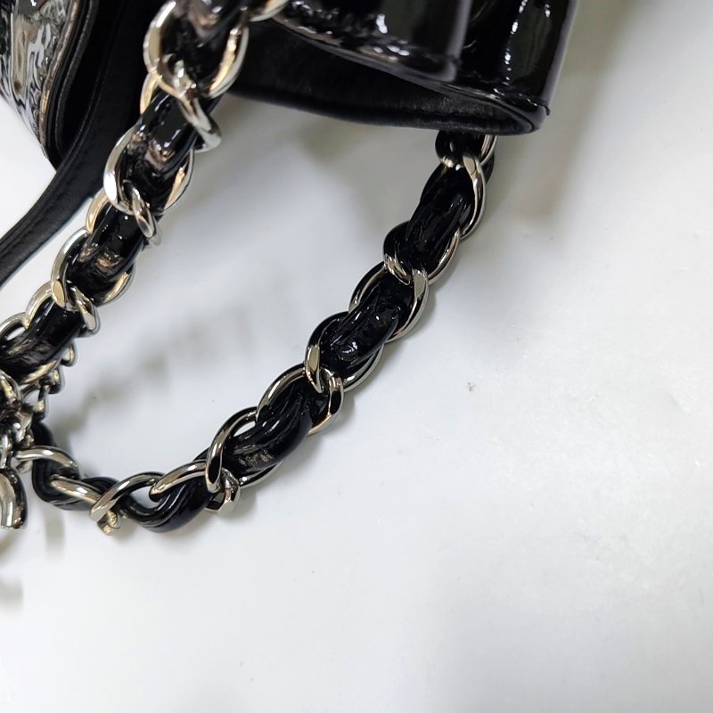 CHANEL黑色牛皮浮雕單肩包手提包銀色五金14開-16