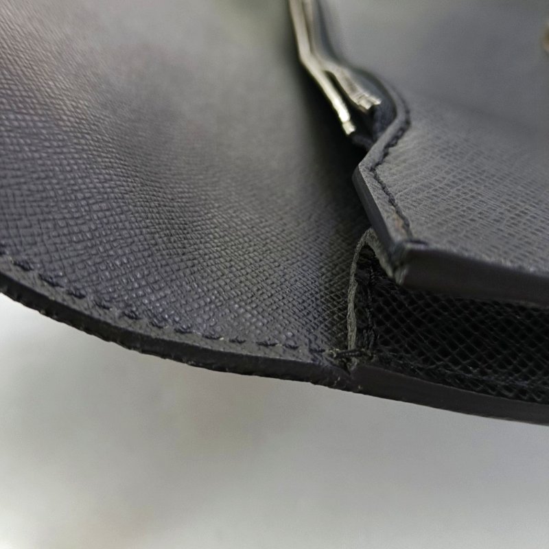 LOUIS VUITTON MINUTO黑色牛皮手拿包銀色五金-8