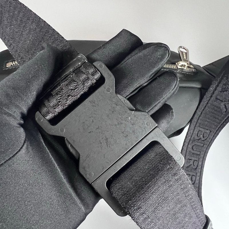 BURBERRY 8049095 黑尼龍腰包-7