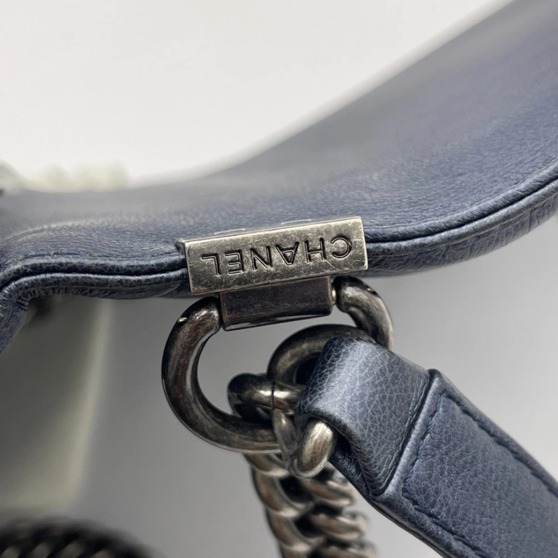 Chanel香奈兒Leboy大號珠光藍牛皮鏈條包，鐳射19開-10