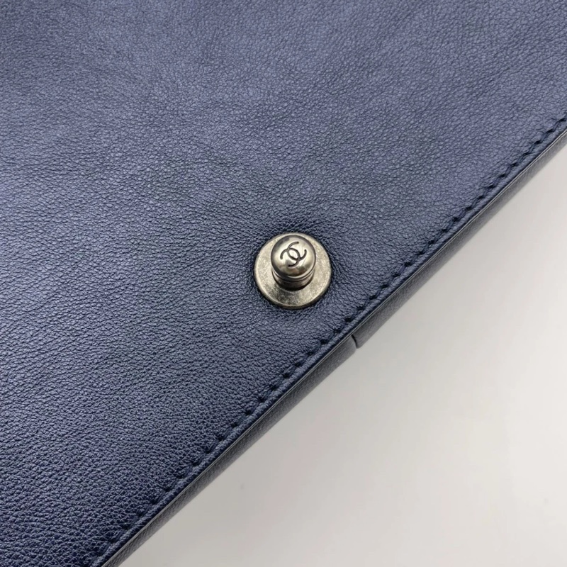 Chanel香奈兒Leboy大號珠光藍牛皮鏈條包，鐳射19開-15