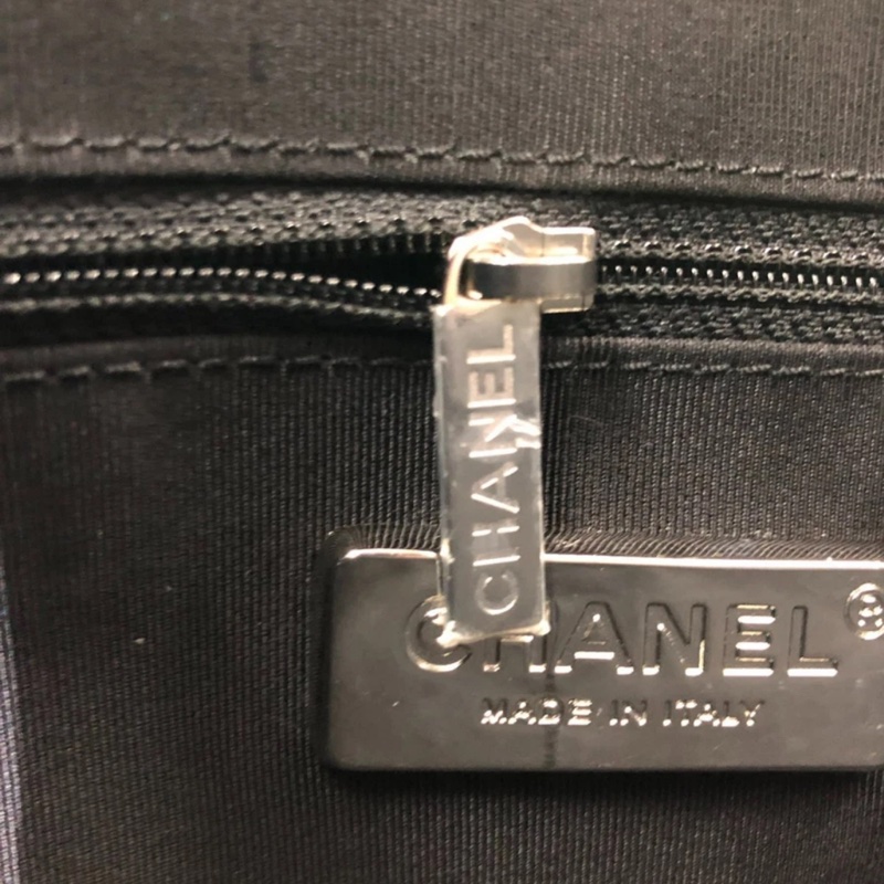 擱置品Chanel香奈兒流浪包中號鱷魚皮壓紋黑色鏈條包-11