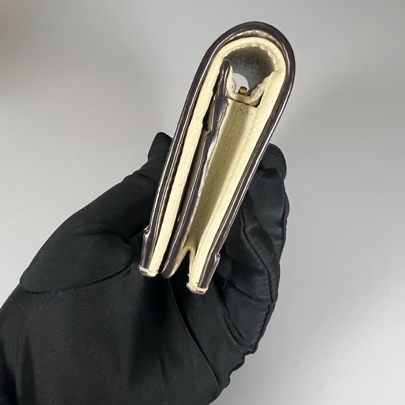 GUCCI 523155 白對開短夾-2