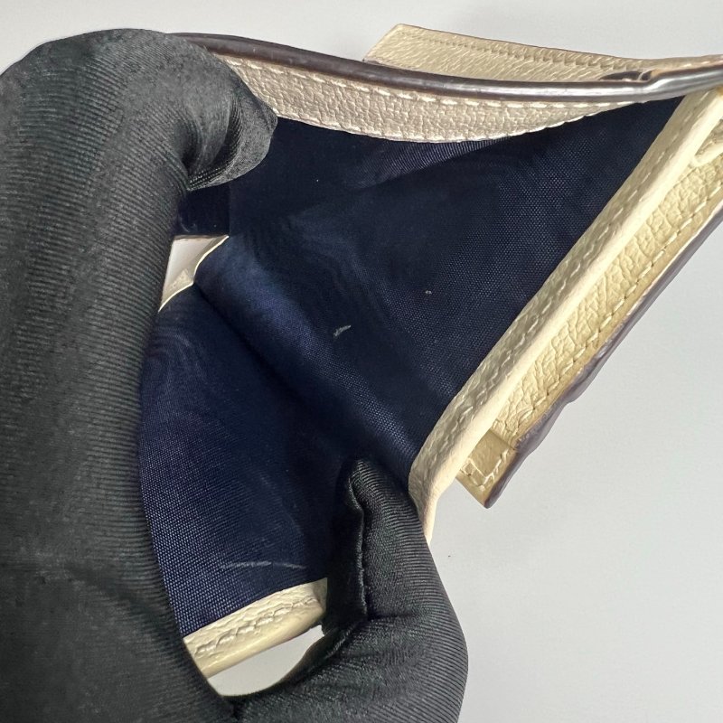 GUCCI 523155 白對開短夾-7