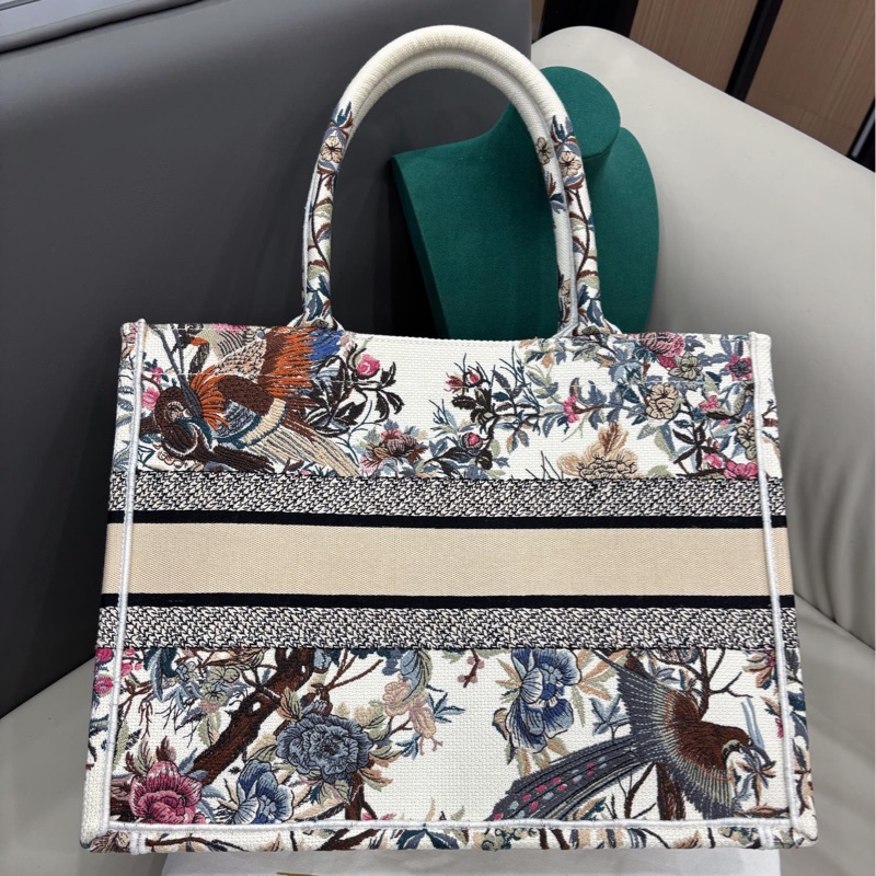 【近新閒置品】迪奧 Dior 花鳥刺繡Book tote中號手提托特包-1