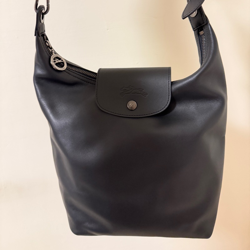 全新歐洲購入 Longchamp 半月形單肩包 LE PLIAGE XTRA M SHOULDER BAG 黑色牛皮肩背包 肩背包-8