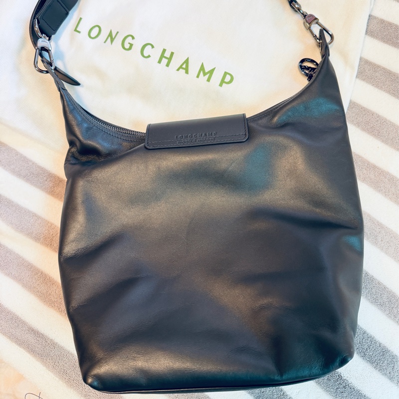 全新歐洲購入 Longchamp 半月形單肩包 LE PLIAGE XTRA M SHOULDER BAG 黑色牛皮肩背包 肩背包-12