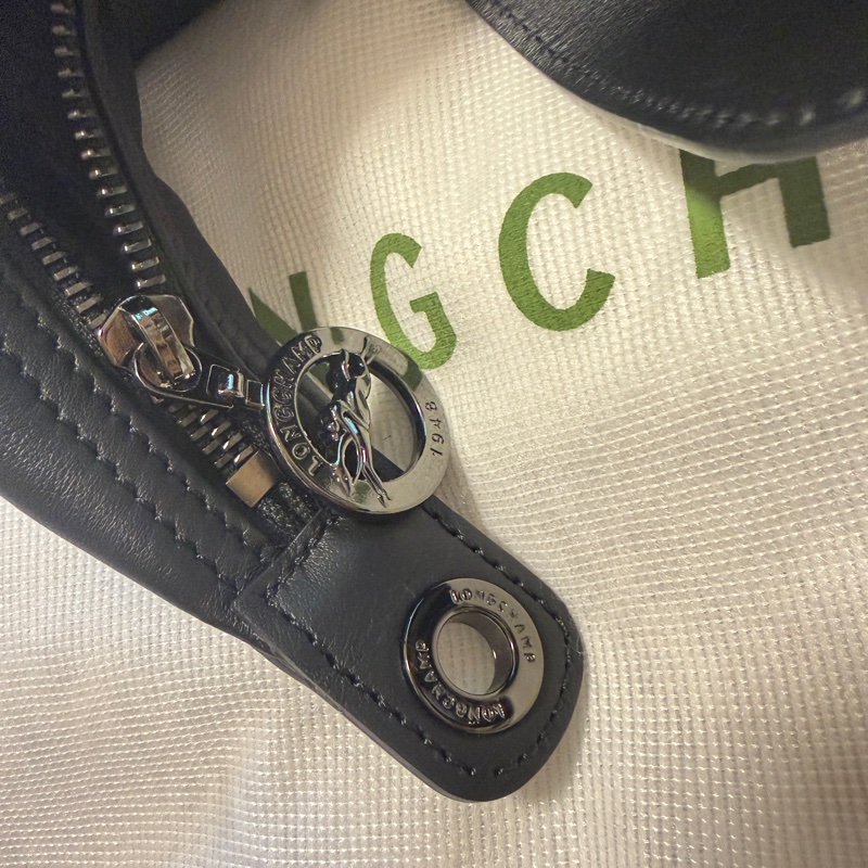 全新歐洲購入 Longchamp 半月形單肩包 LE PLIAGE XTRA M SHOULDER BAG 黑色牛皮肩背包 肩背包-22