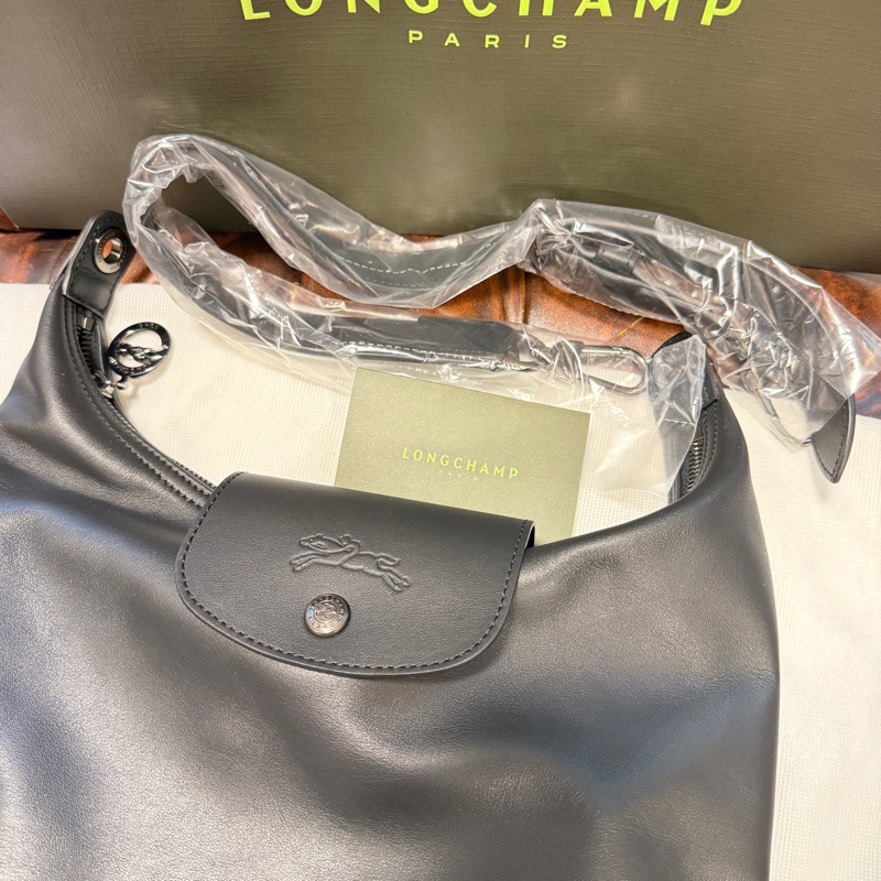 全新歐洲購入 Longchamp 半月形單肩包 LE PLIAGE XTRA M SHOULDER BAG 黑色牛皮肩背包 肩背包-24