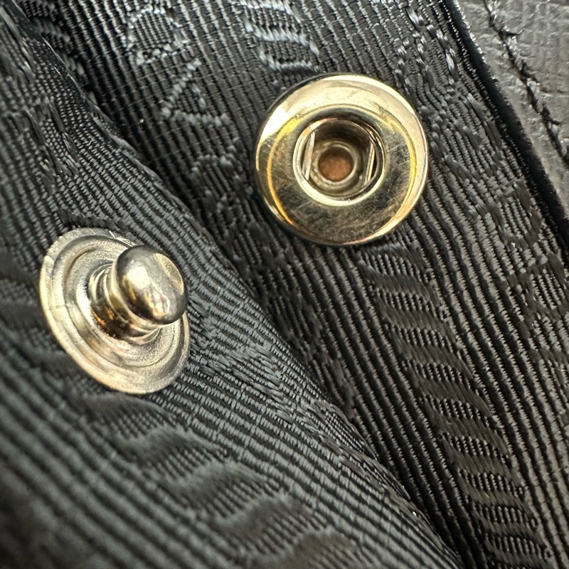 PRADA Vitello Daino 黑金牛皮Tote Bag-12