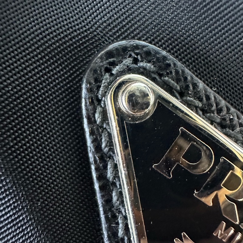 PRADA Vitello Daino 黑金牛皮Tote Bag-17