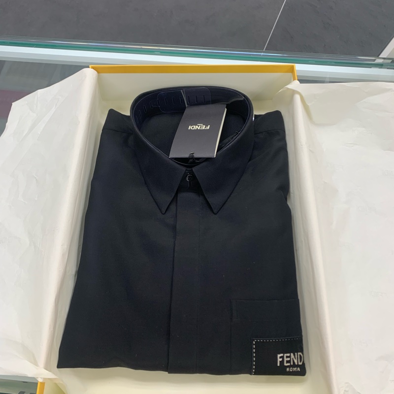 fendi黑色襯衫 logo 特價🉐-1
