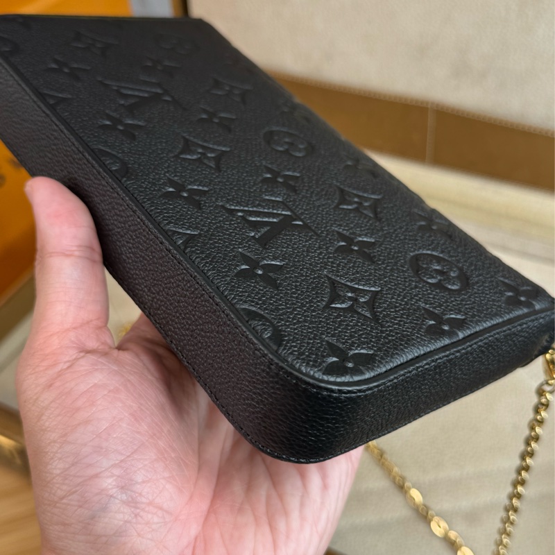 上架中🔑Louis Vuitton 經典黑牛皮壓花晚宴包-9