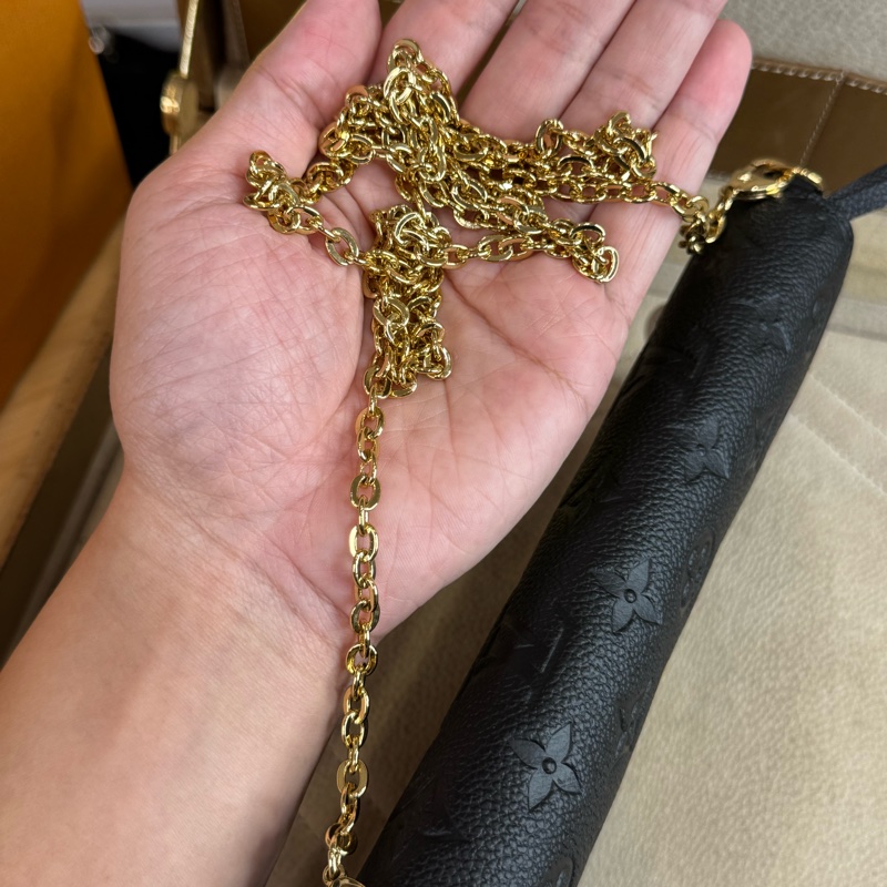 上架中🔑Louis Vuitton 經典黑牛皮壓花晚宴包-17