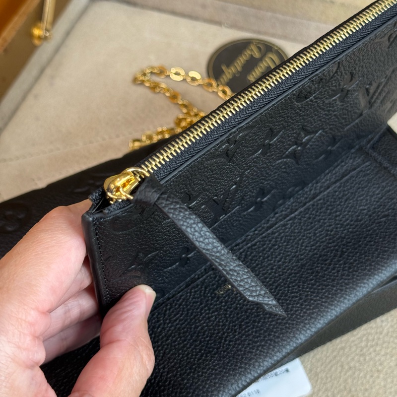 上架中🔑Louis Vuitton 經典黑牛皮壓花晚宴包-22