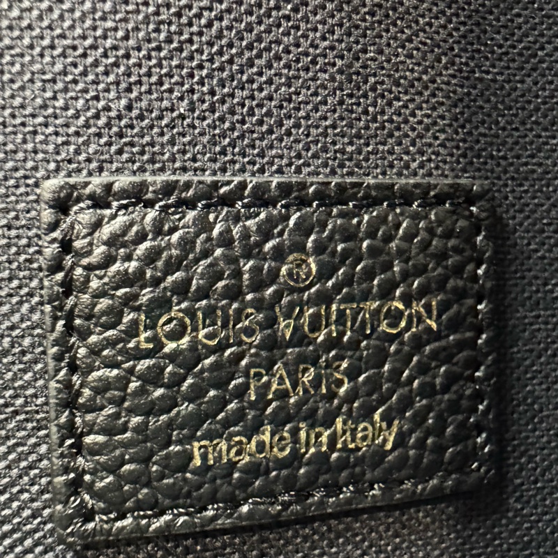 上架中🔑Louis Vuitton 經典黑牛皮壓花晚宴包-25