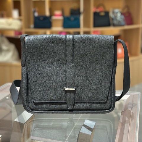 Hermes愛馬仕 SteveLightjunior黑色銀扣Togo皮信差包斜挎包，w刻，size：27*23*4.5