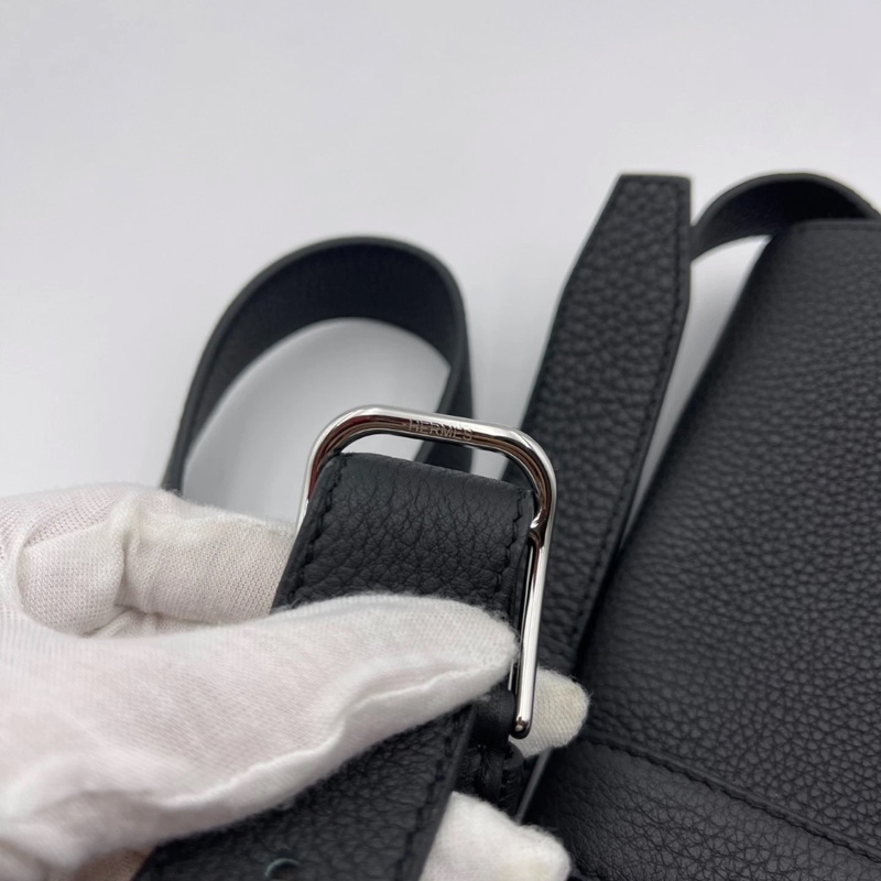 Hermes愛馬仕 SteveLightjunior黑色銀扣Togo皮信差包斜挎包，w刻，size：27*23*4.5-18