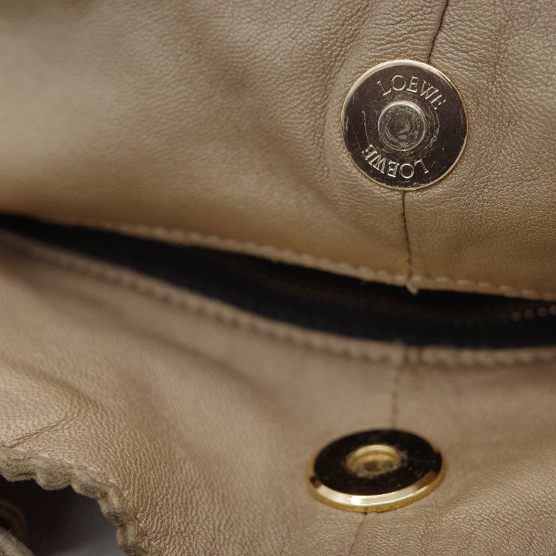 Loewe 羅威 Nappa Aire 金色 羊皮革 手提包 吊飾金色 柔軟小羊皮 空氣包-19