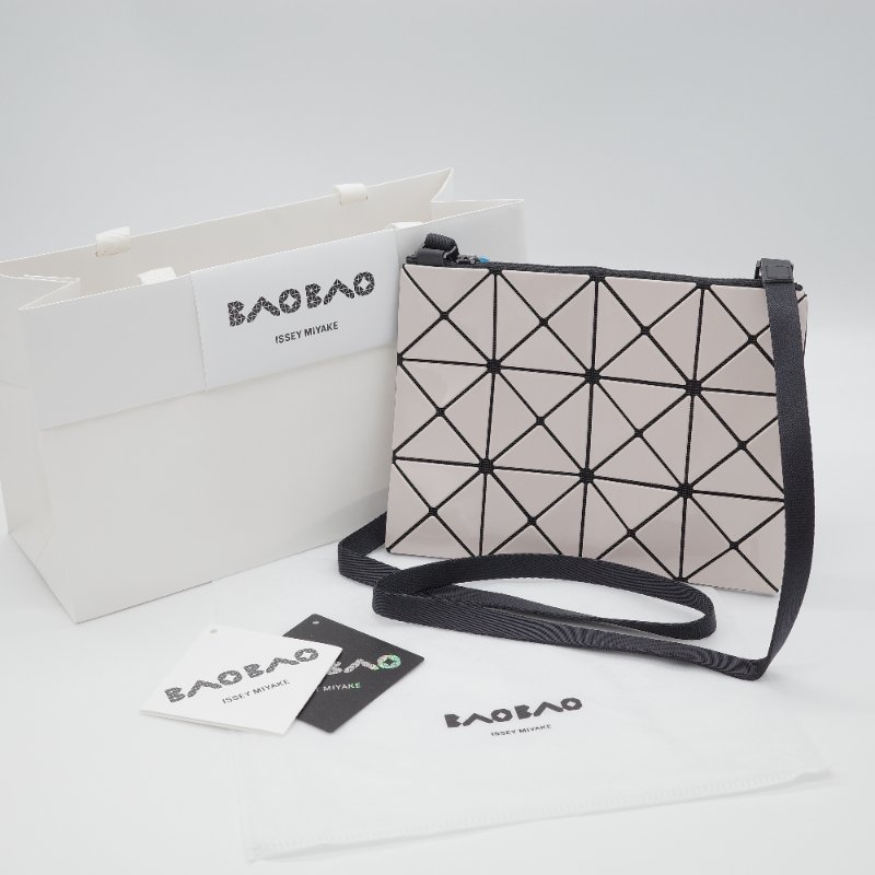 Issey Miyake 三宅一生 Bao Bao Lucent 米色 樹脂 斜背包-0