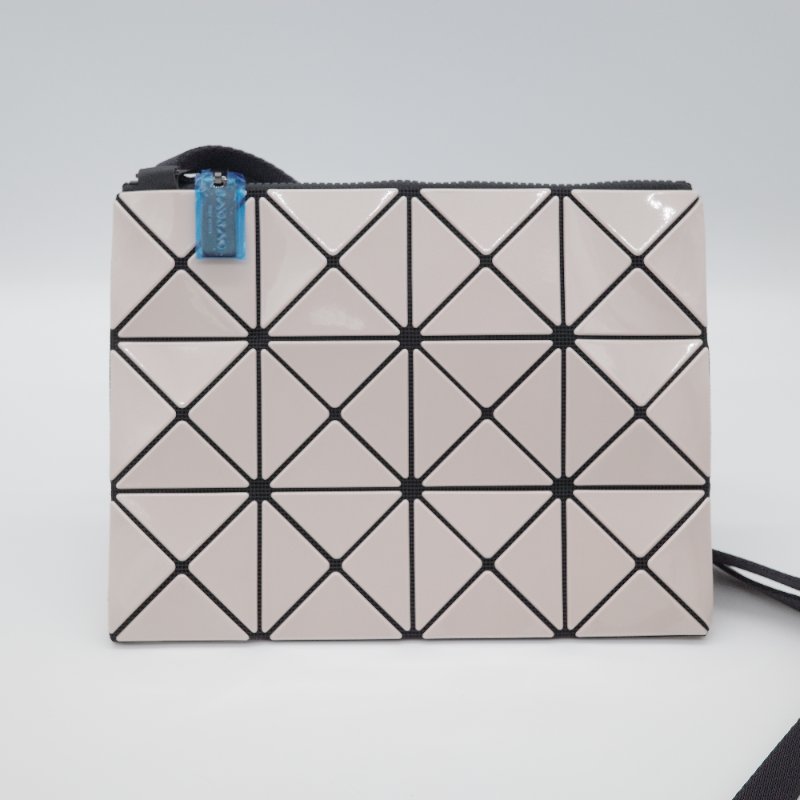 Issey Miyake 三宅一生 Bao Bao Lucent 米色 樹脂 斜背包-1