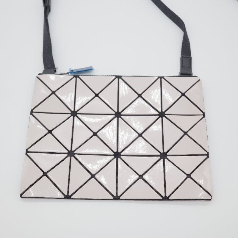 Issey Miyake 三宅一生 Bao Bao Lucent 米色 樹脂 斜背包-3