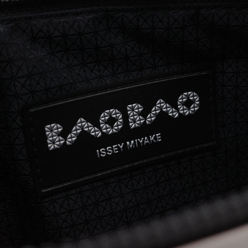 Issey Miyake 三宅一生 Bao Bao Lucent 米色 樹脂 斜背包-7