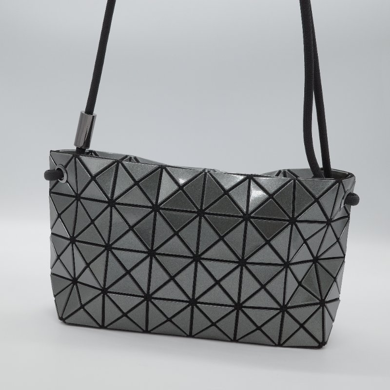 Issey Miyake 三宅一生 Bao Bao Loop 灰色 槍灰色 金屬 黑色繩帶 肩背包-4