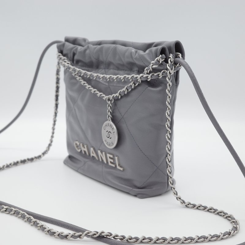 Chanel 香奈兒 22Bag Mini Hobo 水泥灰色 絎縫小牛皮 銀扣 肩背包-2