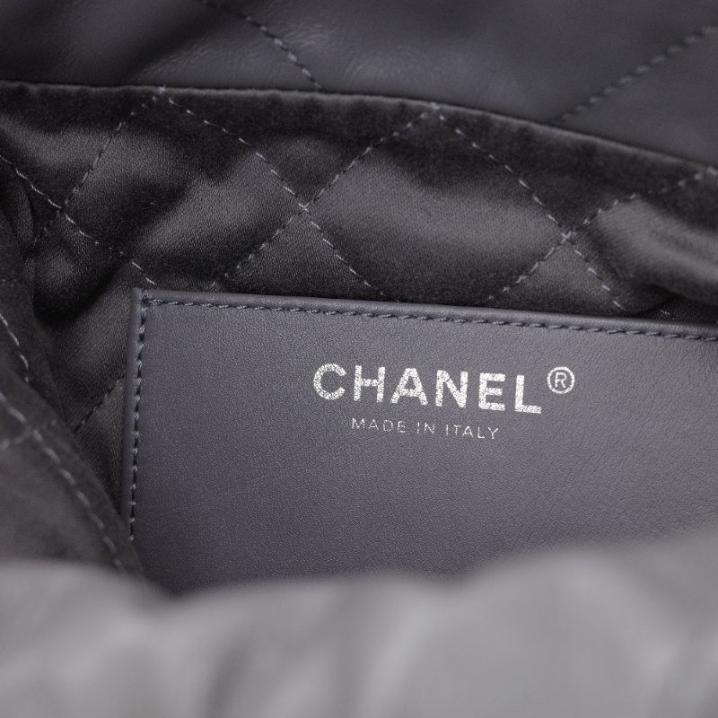 Chanel 香奈兒 22Bag Mini Hobo 水泥灰色 絎縫小牛皮 銀扣 肩背包-7