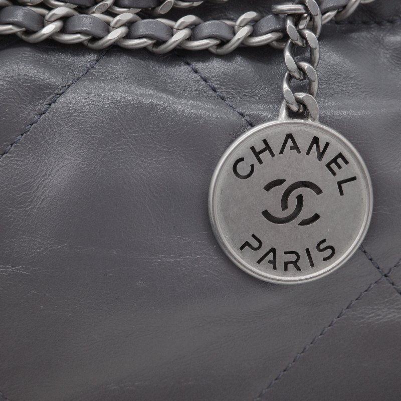 Chanel 香奈兒 22Bag Mini Hobo 水泥灰色 絎縫小牛皮 銀扣 肩背包-19