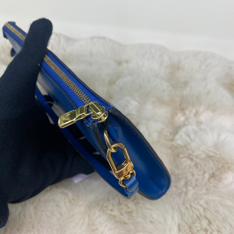 LV Epi Pochette Accessoires藍色水波紋手提包-9
