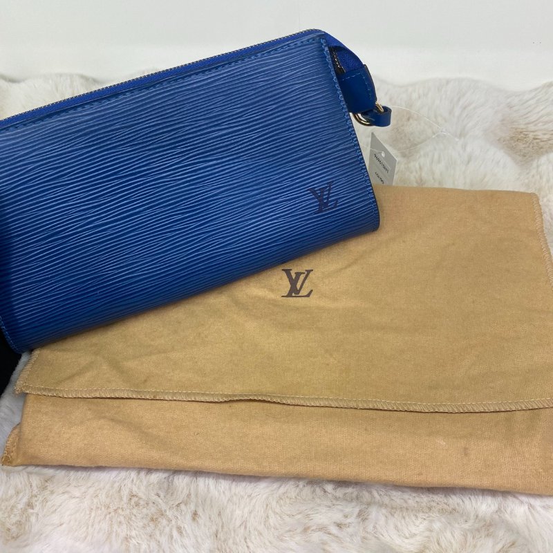LV Epi Pochette Accessoires藍色水波紋手提包-10