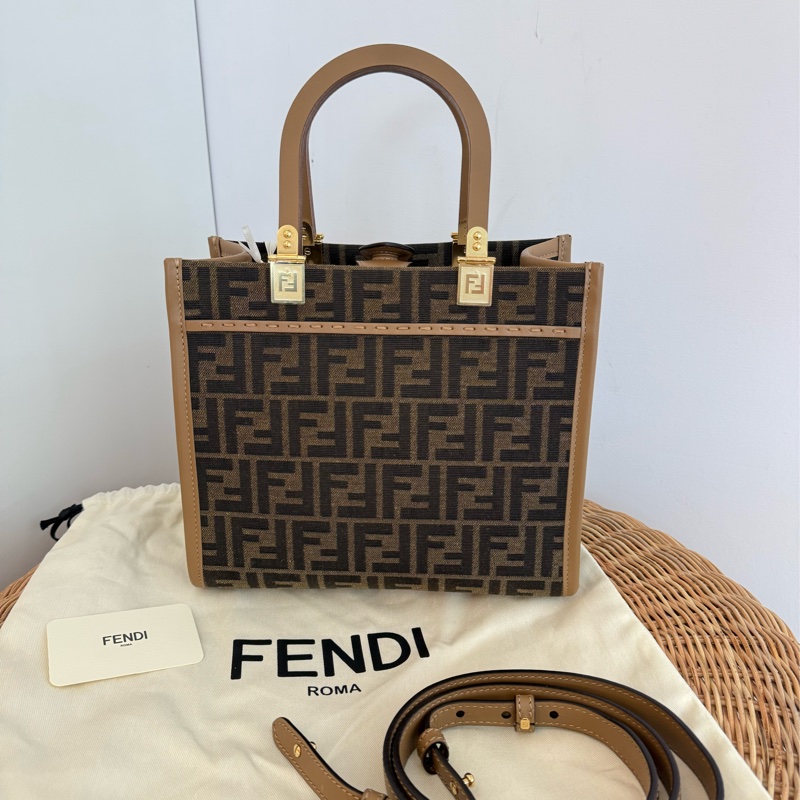 閒置新品FENDI棕色木柄提花滿版logo Sunshine小型手提側背包8BH394ALVYF1GE3-2