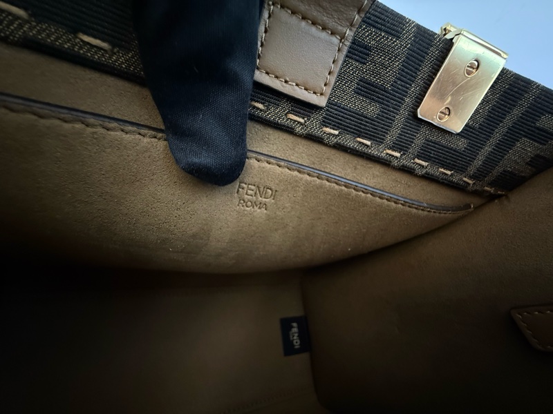 閒置新品FENDI棕色木柄提花滿版logo Sunshine小型手提側背包8BH394ALVYF1GE3-6